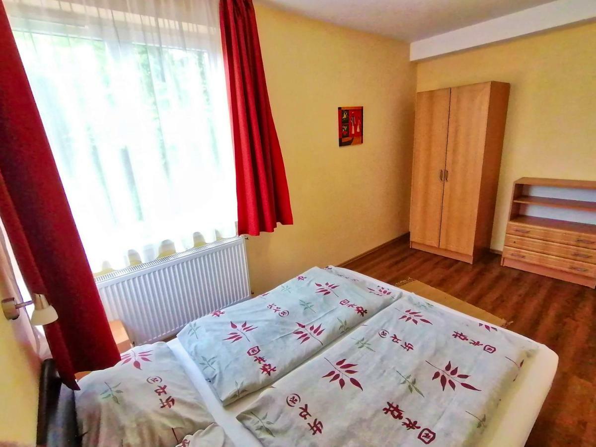 Villa Aida Apartman Hajdúszoboszló Exteriör bild