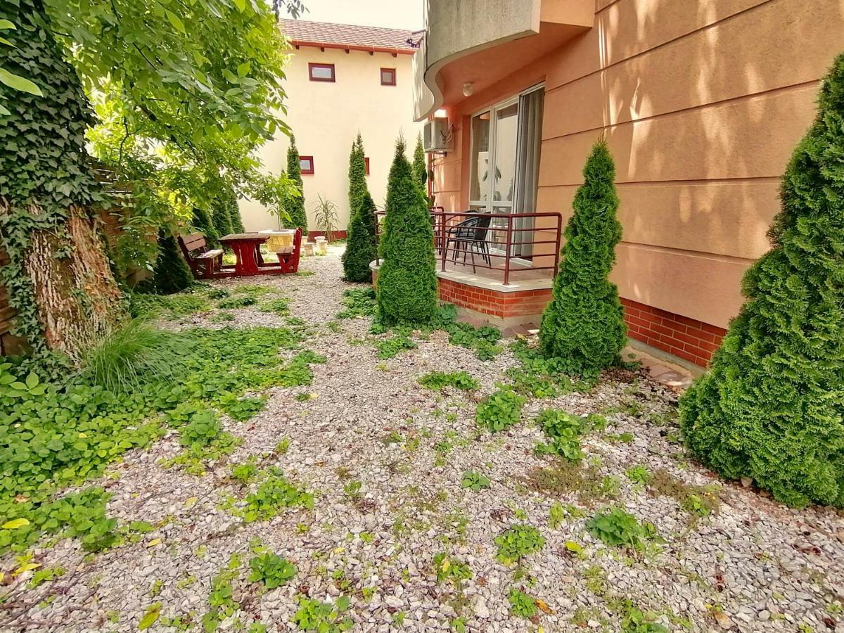 Villa Aida Apartman Hajdúszoboszló Exteriör bild