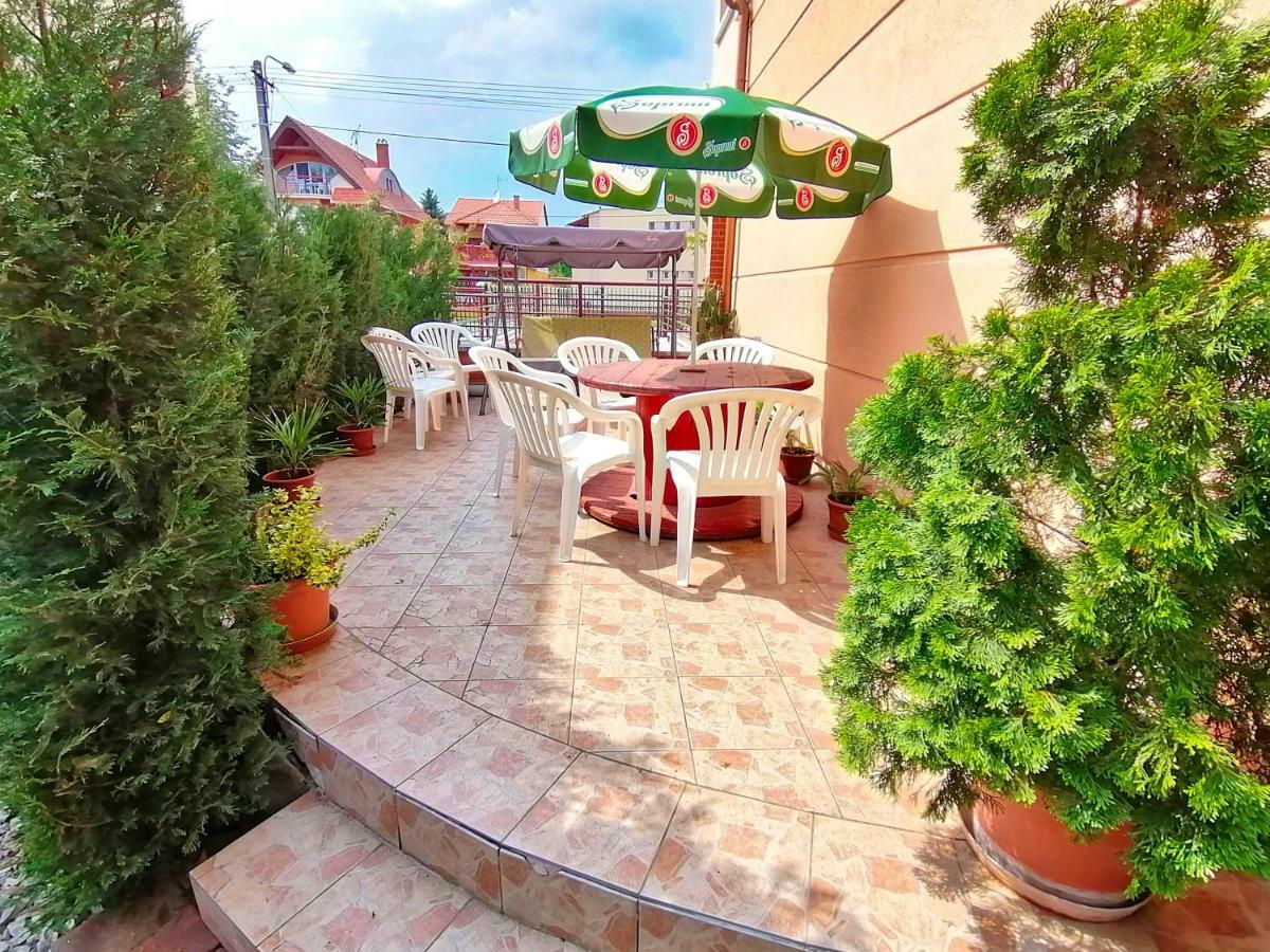 Villa Aida Apartman Hajdúszoboszló Exteriör bild