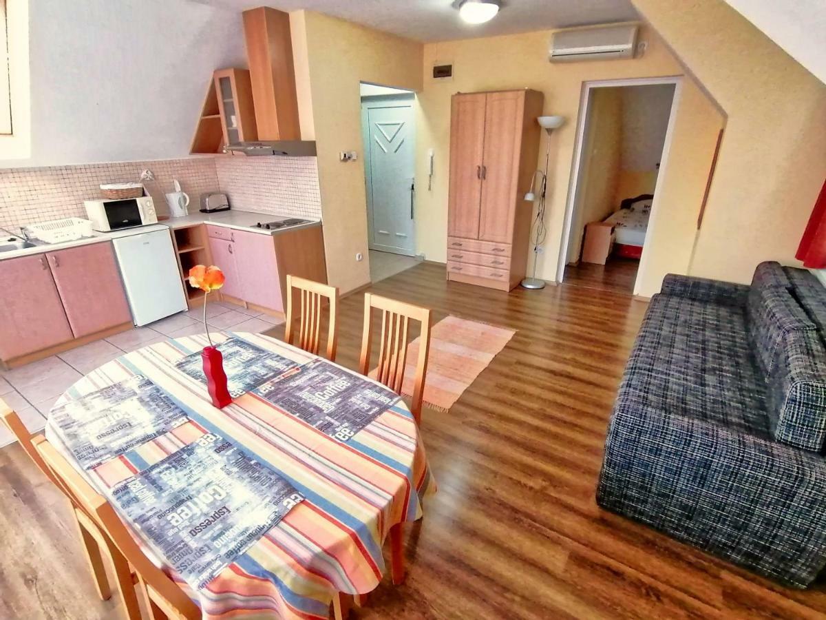 Villa Aida Apartman Hajdúszoboszló Exteriör bild