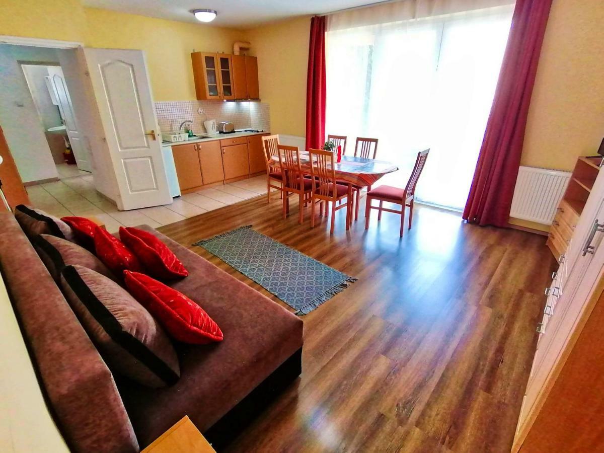 Villa Aida Apartman Hajdúszoboszló Exteriör bild