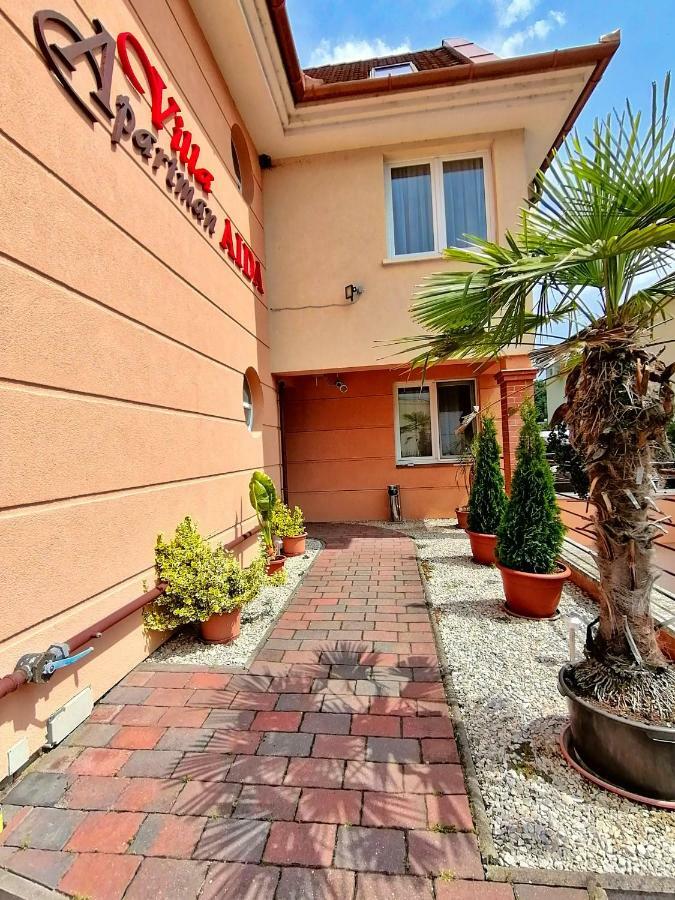 Villa Aida Apartman Hajdúszoboszló Exteriör bild
